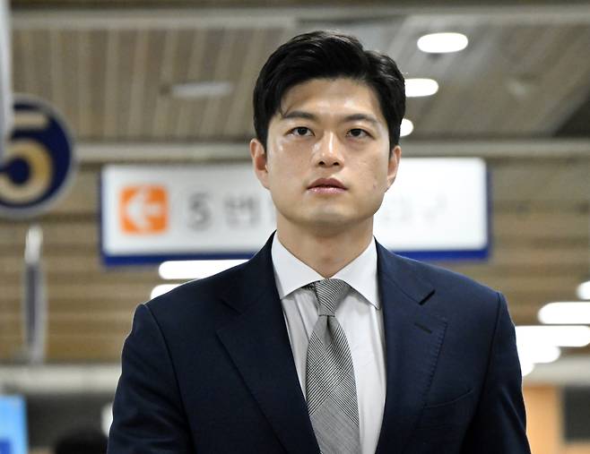 김용태 국민의힘 의원이 17일 서울 서초구 서울중앙지법에서 열린 추경호 국민의힘 의원의 내란 중요임무종사 혐의 재판에 출석하고 있다. 사진공동취재단
