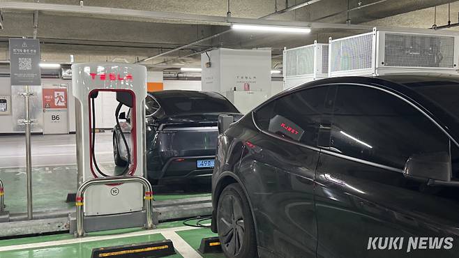 테슬라가 구축한 급속 충전기 서비스 '슈퍼차저'. 김수지 기자&nbsp;