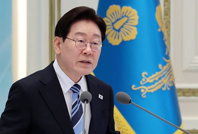 이재명 대통령이 17일 청와대 영빈관에서 열린 공공기관 및 유관기관 업무보고에서 발언하고 있다. 이번 업무보고는 지난해 12월 부처보고에서 제외됐던 36개 공공기관과 66개 유관기관이 대상이다. 연합뉴스