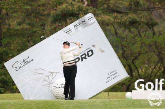 KLPGA 투어 넥센·세인트나인 마스터즈 1라운드 공동 선두 홍지원. /KLPGA