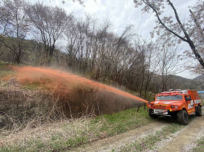 “만의 하나도 없다” 영월군 산불지연제 살포완료
