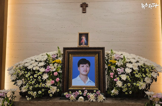 2023년 8월, 스무 살에 한국에 고용허가제로 입국했던 뚜안 씨는 다시 고향으로 돌아가지 못하고 스물셋 나이로 한국에서 생을 마감했다.&nbsp;