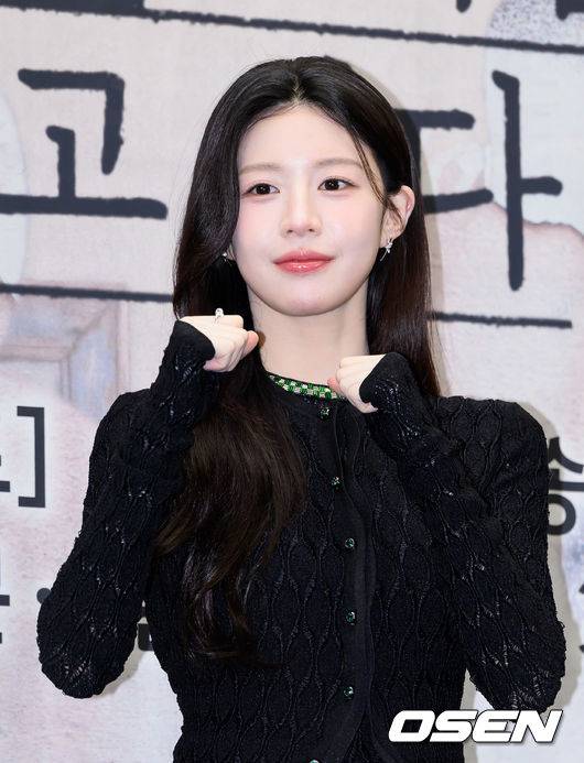 [OSEN=이대선 기자] 17일 오후 서울 에서 JTBC&nbsp;새 토일드라마&nbsp;‘모두가 자신의 무가치함과 싸우고 있다’ 제작발표회가 열렸다.