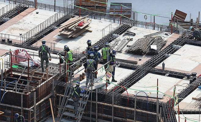 서울 성북구 한 아파트 건설 현장의 모습. 연합뉴스 제공&nbsp;