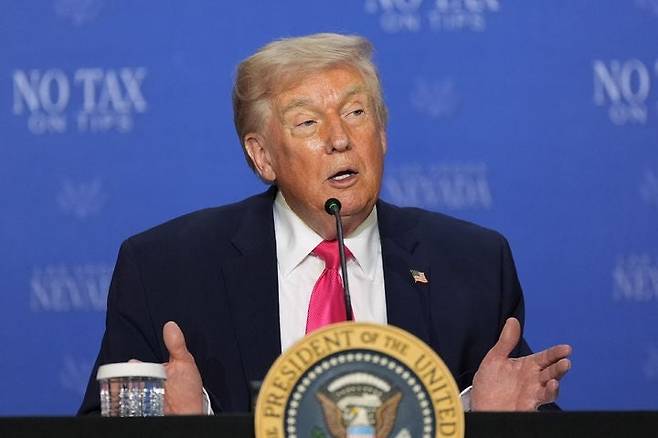 도널드 트럼프 미 대통령이 16일(현지 시간) 베이거스에서 열린 원탁회의 행사에서 발언하고 있다. AP연합뉴스