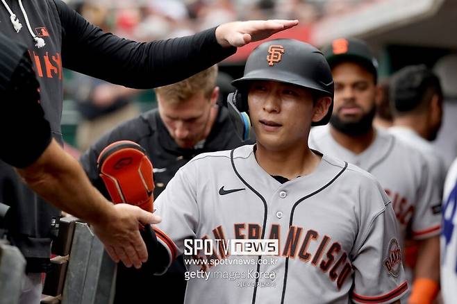 ▲ 샌프란시스코 자이언츠 이정후가 17일 미국 오하이오주 신시내티의 그레이트 아메리칸 볼파크에서 열린 2026 메이저리그 신시내티 레즈와의 원정경기에 5번 타자 겸 우익수로 선발 출전해&nbsp;4타수 3안타 1타점 1득점을 뽐냈다. 최근 6경기에서 타율 0.435를 자랑하는 등 시즌 초반 타격 부진을 깨고 멋지게 부활하는 데 성공했다.