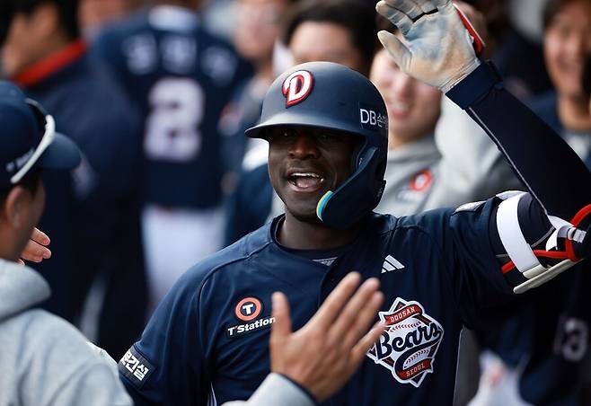 ▲ 다즈 카메론은 17일까지 올 시즌 득점권 17타수 무안타를 기록 중이다 ⓒ두산 베어스