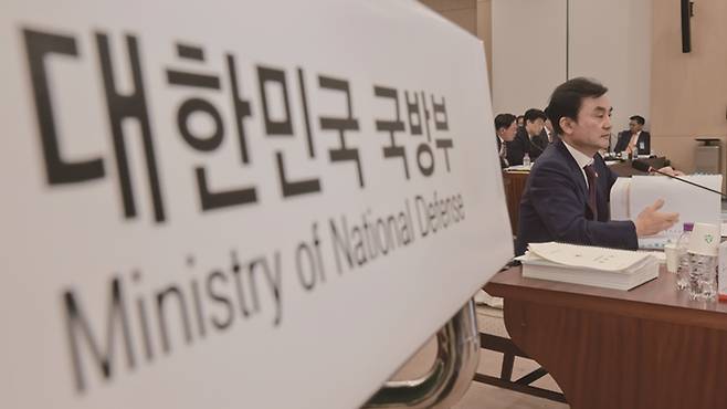 ​​국방부는 육군협회가 주최하는&nbsp; 'KADEX 2026'의 계룡대 비상활주로 사용을 불허했다.[사진｜뉴시스]