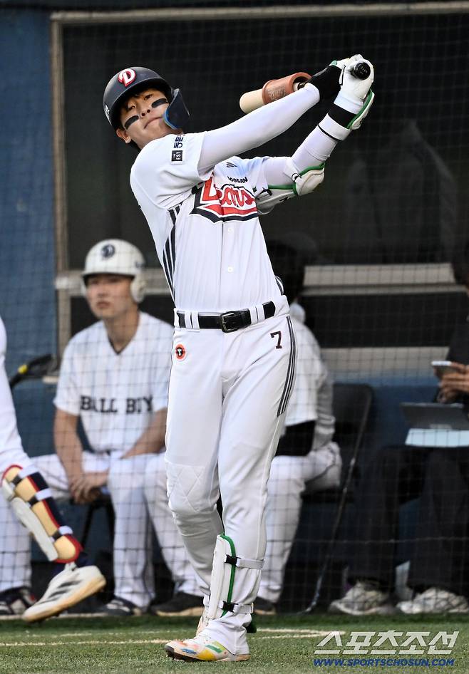 두산 베어스 유니폼 입고 친정팀과 첫 맞대결.