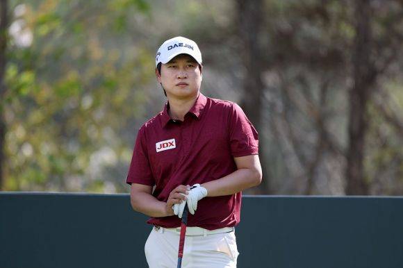 왕정훈은 드라이버로 평균 300야드 이상을 보낼 정도로 장타력을 갖추고 있다. KPGA 제공