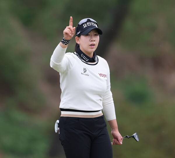 2026년 한국여자프로골프(KLPGA) 투어 넥센·세인트나인 마스터즈에 출전한 홍지원 프로가 1라운드에서 경기하는 모습이다. 사진제공=KLPGA (사진을 무단으로 사용하지 마십시오.)