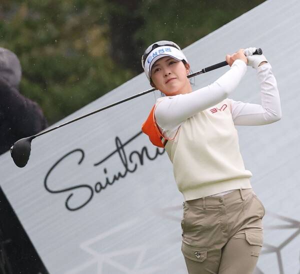 2026년 한국여자프로골프(KLPGA) 투어 넥센·세인트나인 마스터즈에 출전한 전예성 프로가 1라운드에서 경기하는 모습이다. 사진제공=KLPGA (사진을 무단으로 사용하지 마십시오.)