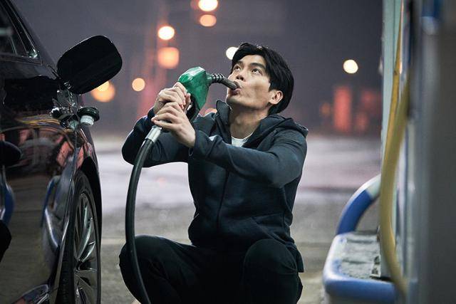 영화 '죽지 않는 인간들의 밤'(2020)은 장항준 감독이 2010년대 초반부터 연출하려 했으나 고 신정원 감독이 메가폰을 잡았다. 더콘텐츠온 제공