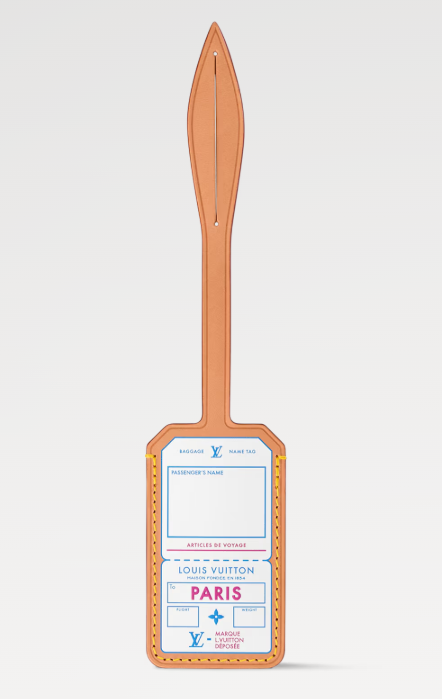 루이 비통의 그랜드 투어 러기지 택(태그). 가격은 46만원이다. 상할까봐 달고 다닐 수 있나 이거. [루이 비통]