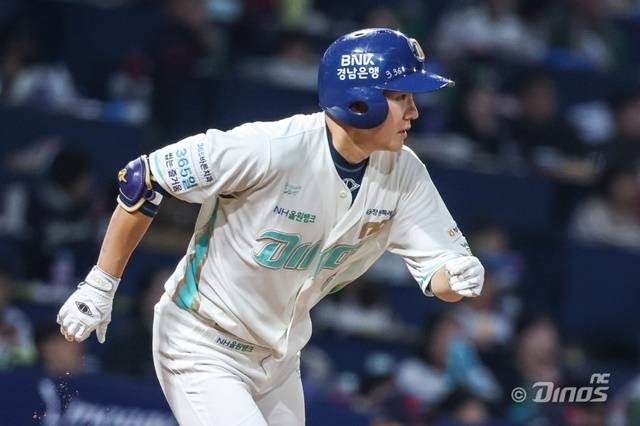 박민우는 18일 SSG전에서 적시타를 쳤다. 사진=NC 제공