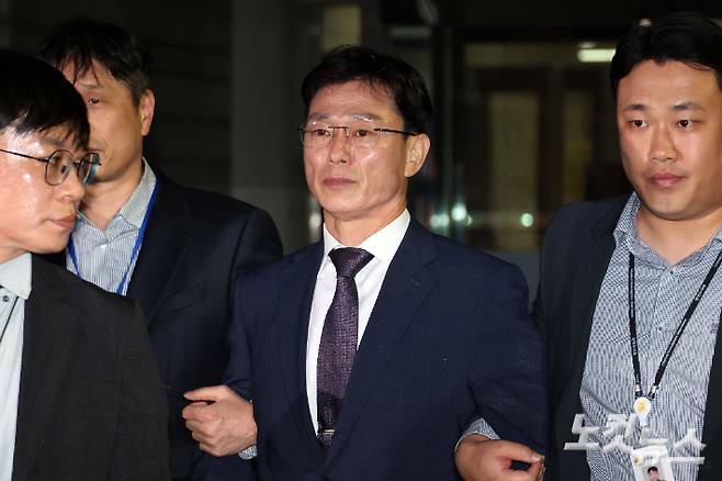 '채해병 과실치사 혐의' 임성근 전 해병대 1사단장이 23일 오후 영장실질심사를 마친 뒤 서울중앙지법을 나서고 있다. 박종민 기자