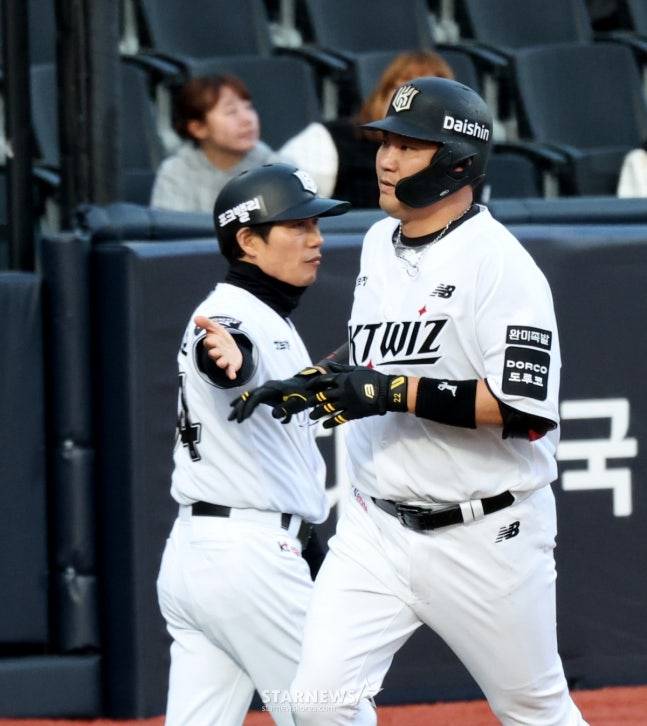 시즌 6호 홈런을 친 장성우. /사진=강영조 선임기자