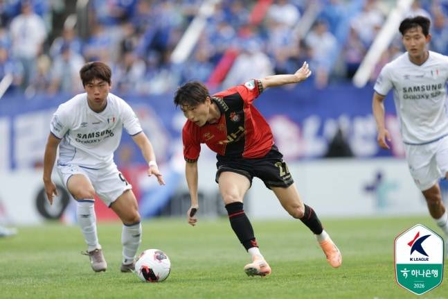 수원 삼성과 경남FC 경기 중. /사진=한국프로축구연맹 제공