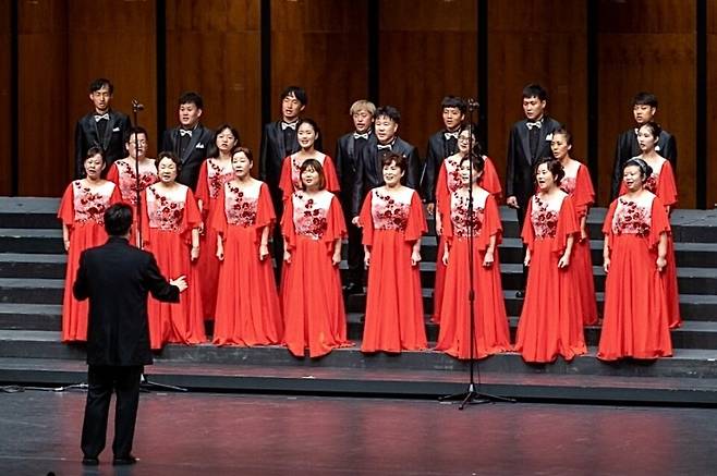 ▲&nbsp;㈔국제장애인문화교류 인천시협회가 운영하는 '산들바람 합창단'. /사진제공=㈔국제장애인문화교류 인천시협회