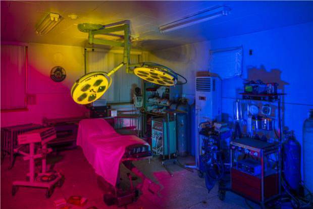 이세현 작 ‘푸른 낯 붉은 밤-옛 적십자병원 수술실’