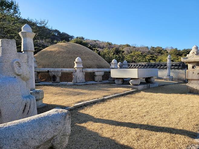 ▲ 경종릉 능침