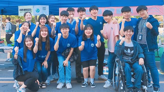 이제혁 전도사는 숭선영 활동이 목회자 길을 선택하는 데 큰 영향을 미쳤다고 말했다. 그는 지금도 숭선영 창립 멤버들과 교류하고 있다. 사진 제공 이제혁