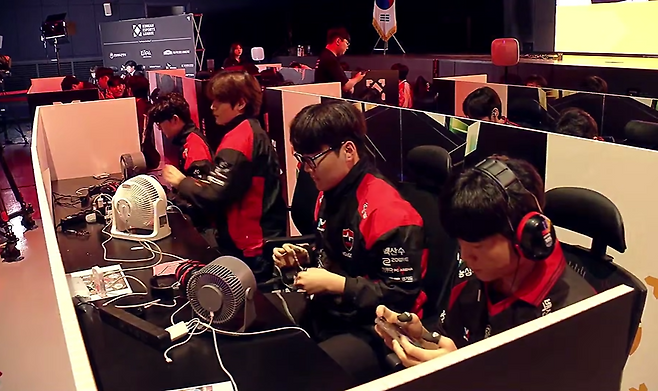 KEL(2026 대한민국 e스포츠 리그) 배틀그라운드 모바일 본선 2일차 매치1 경기서 치킨을 획득한 경기 농심 레드포스.