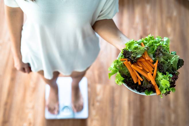 운동을 하기 힘든 상황일 때 살을 빼려면 포만감을 오래 유지시키는 섬유질 식품을 먹는 게 좋다. 사진=게티이미지뱅크