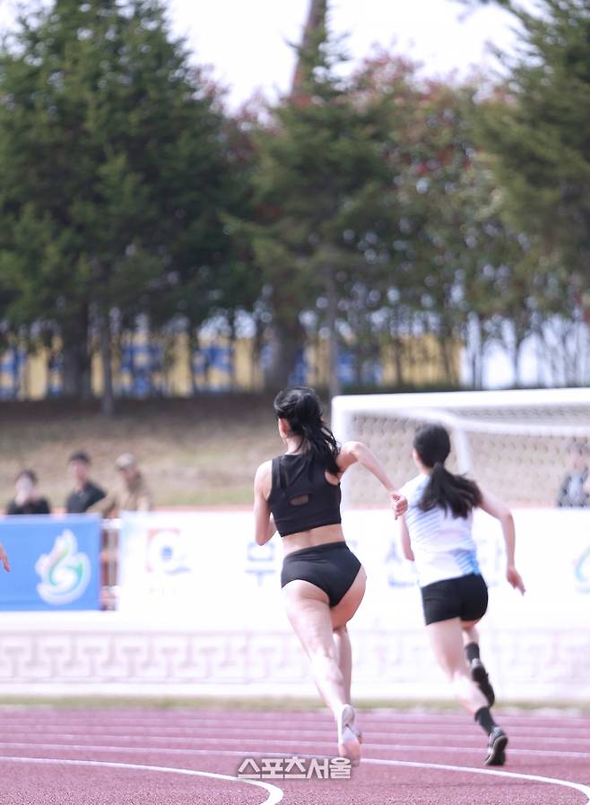‘육상 카리나’ 김민지, 진도군 명예 걸고 200m 동메달 획득