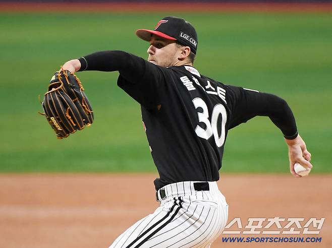 5일 서울 고척스카이돔에서 열린 LG-키움전. LG 선발투수 톨허스트가 투구하고 있다. 정재근 기자 cjg@sportschosun.com/2026.4.5/