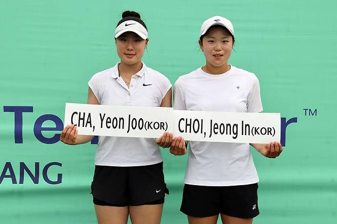 여자복식에서 우승한 차연주 최정인.
