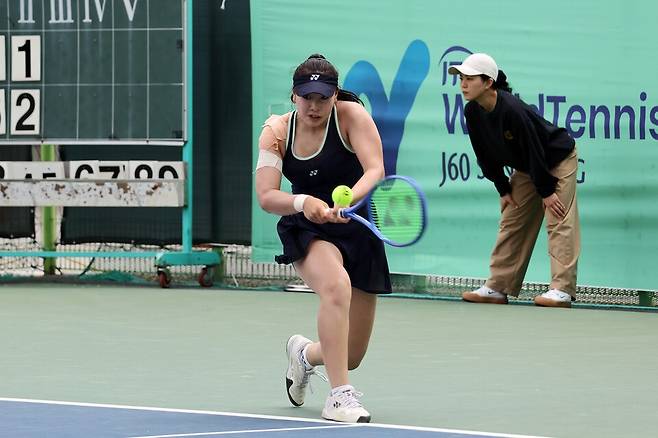이예린의 파워 넘치는 백핸드 스트로크. 박성진 기자