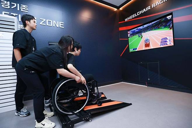용인특례시의 '가상현실 스포츠 체험센터' 프로그램 모습. 용인시 제공