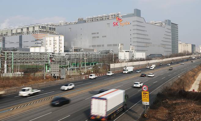 사진은  경기 이천시 SK하이닉스 본사의 모습. /뉴스1
