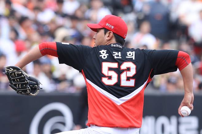 어깨 부상으로 18일 1군 엔트리에서 제외된 오른손 투수 홍건희. KIA 제공