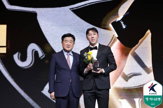 신재원(오른쪽)./한국프로축구연맹