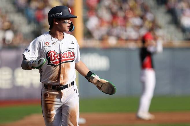 ▲ 19일 경기에서 2안타 2볼넷 1도루에 결정적인 득점 장면을 만들며 팀 승리를 이끈 박찬호 ⓒ두산베어스