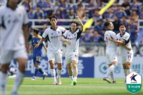 동점골을 넣고 환호하는 광주의 신창무 [한국프로축구연맹 제공. 재판매 및 DB 금지]