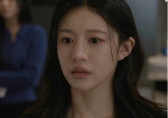 고윤정이 '모자무싸'에서 변은아 캐릭터의 시작을 알리며 존재감을 보여줬다./사진=JTBC 방송 화면 캡처