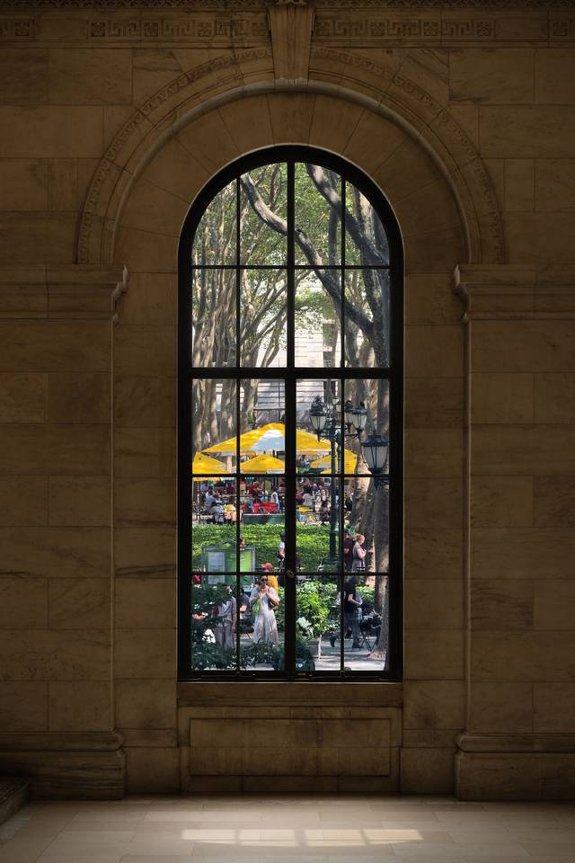 임창민 작, 'into a time frame_Bryant Park', Metal Print + LED Monitor, 108X72cm, 2026. 갤러리분도 제공