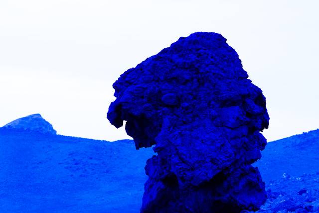 임창민 작, 'Stone Island Bule Stone' pigment print on paper, 110X165cm, 2026. 갤러리분도 제공
