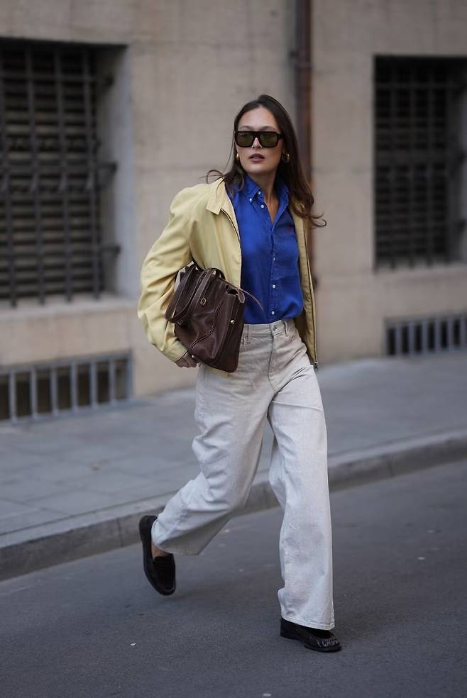 와이드 청바지에 잘 어울리는 자켓 | Moritz Scholz//Getty Images