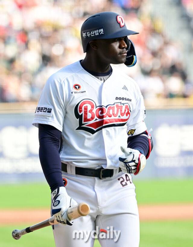 두산 카메론이 아쉬워하고 있다 / 잠실 = 유진형 기자 zolong@mydaily.co.kr