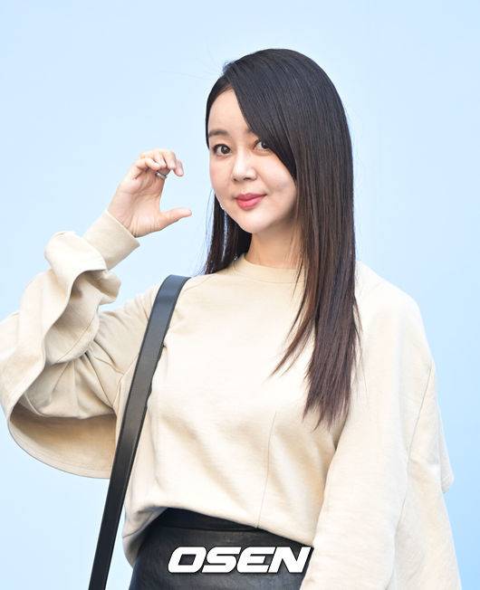 [OSEN=조은정 기자] 7일 서울 동대문 디자인플라자(DDP)에서 ‘2024 S/S 서울패션위크’ 블루디블루 컬렉션 포토월 행사가 열렸다.배우 백보람이 행사에 참석해 포즈를 취하고 있다. 2023.09.07 /cej@osen.co.kr