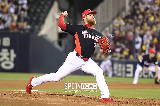 ▲ 메이저리그 스카우트들은 올러의 투구 내용에 주목하며 정보를 수집하고 있다 ⓒ곽혜미 기자