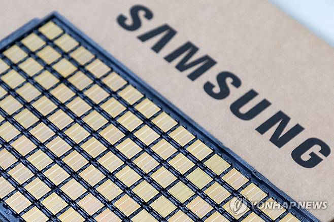 삼성전자 HBM4 제품 [연합뉴스 자료사진. 삼성전자 제공. 재판매 및 DB 금지]