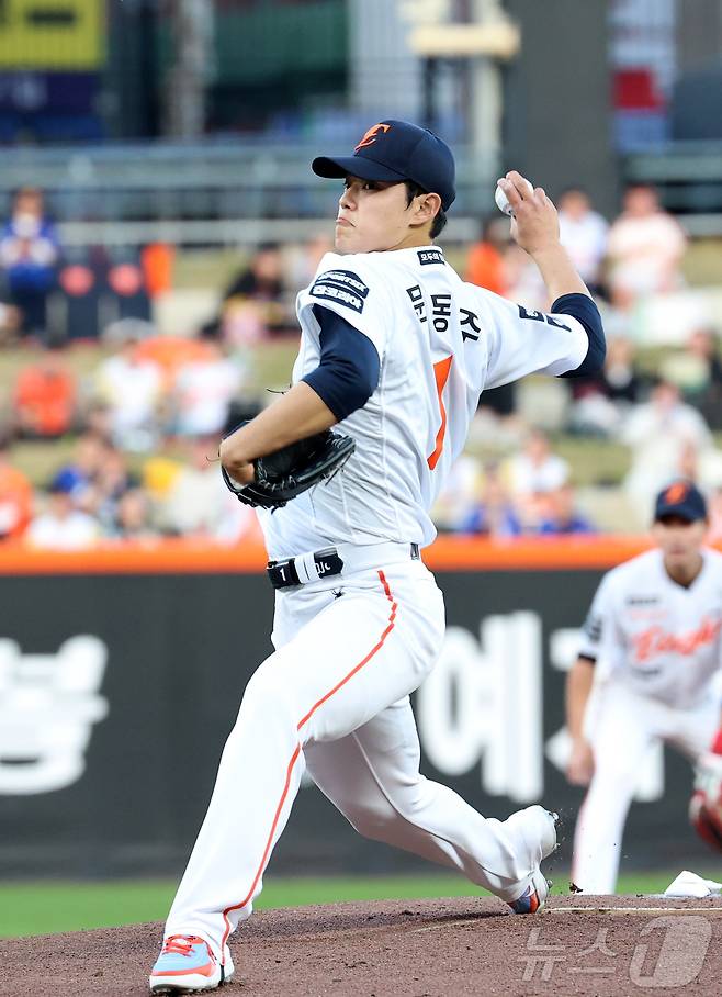 14일 대전 한화생명볼파크에서 열린 2026 신한 SOL KBO리그 삼성 라이온즈와 한화 이글스의 경기에서 한화 문동주가 선발 투구하고 있다. 2026.4.14 ⓒ 뉴스1 김기남 기자