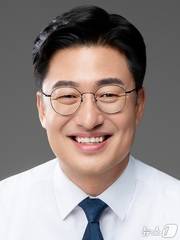 김명식 민주당 진천군수 후보/뉴스1