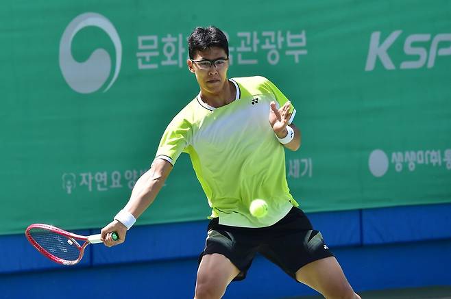 광주오픈챌린저 단식 1회전에서 승리한 정현. 광주광역시테니스협회