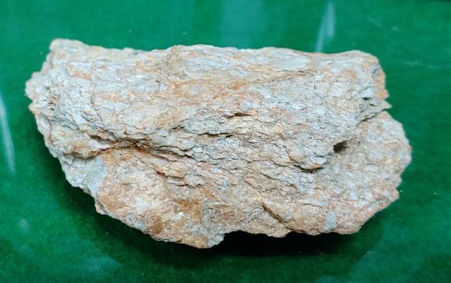 일라이트 원석. /충북 영동군